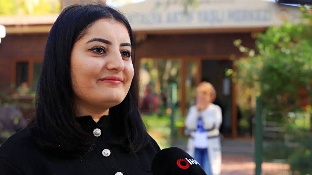 Antalya’da 60 Yaş Üzeri Kursiyerler Akıllı Telefon Eğitimiyle Mesafeleri Aştı! 7